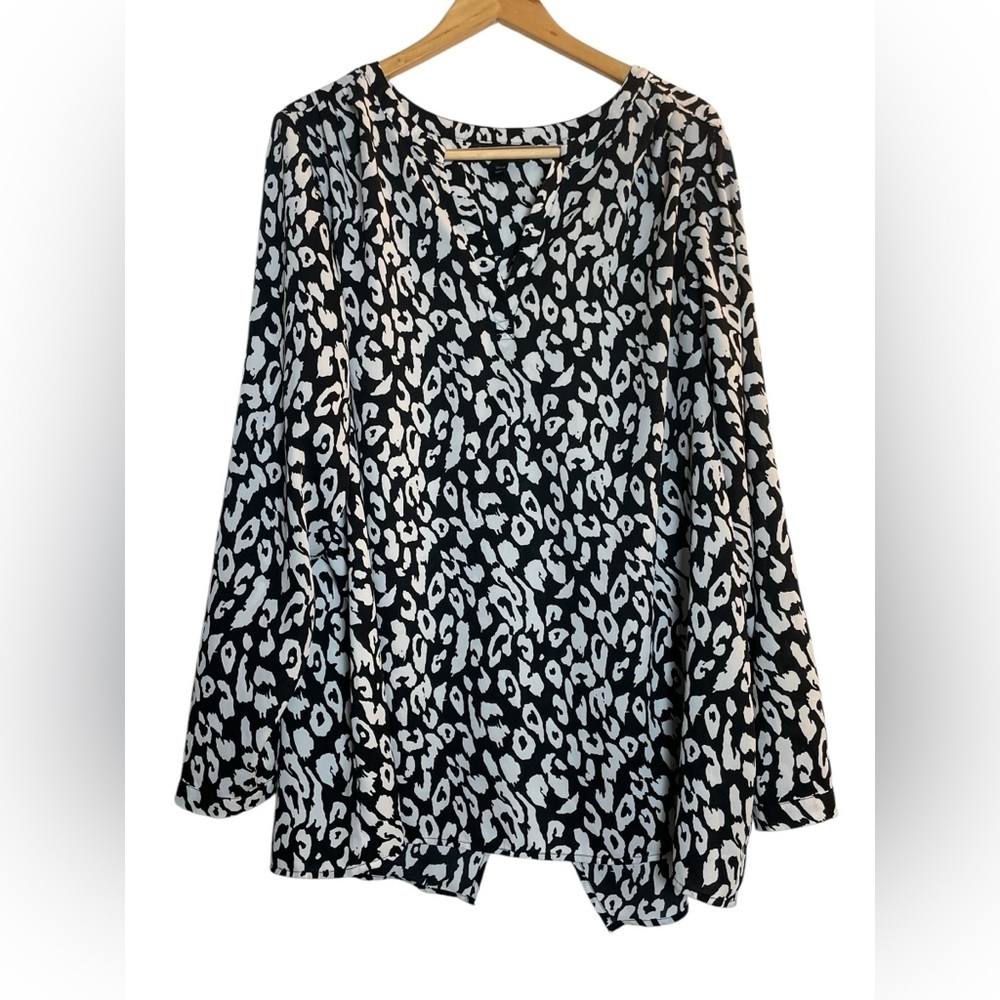 Lane Bryant 22/24 Split Back‎ Blouse Black White Leopard Print Roll Tab Sleeve
